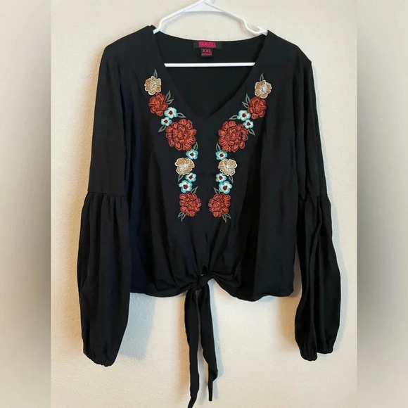 Elegant Black 3/4 Sleeve Blouse with Tie Front and Red Embellishments - Picture 2 of 8
